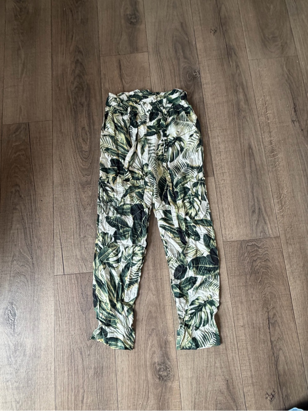 H&M Tropical Leaf Print Lightweight Pants - Green & White